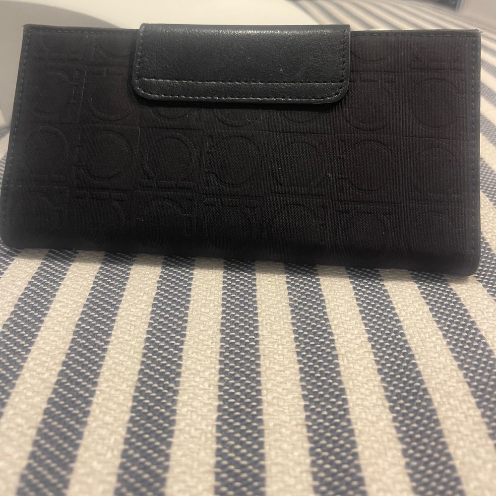 SALVATORE FERRAEGAMO Classic Black Wallet. ๐ค๐ค๐ค - Picture 2 of 12
